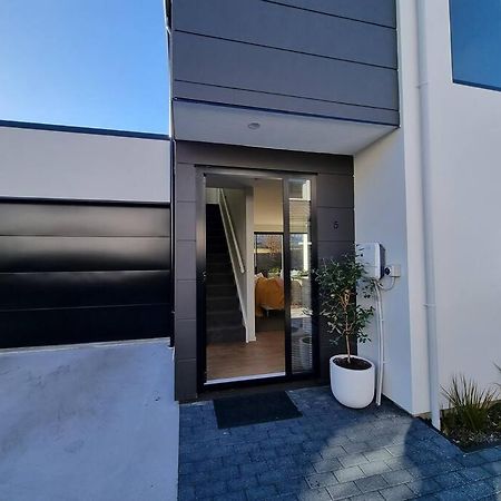 Central Home With Internal Garage - Close To Cbd! Christchurch Dış mekan fotoğraf